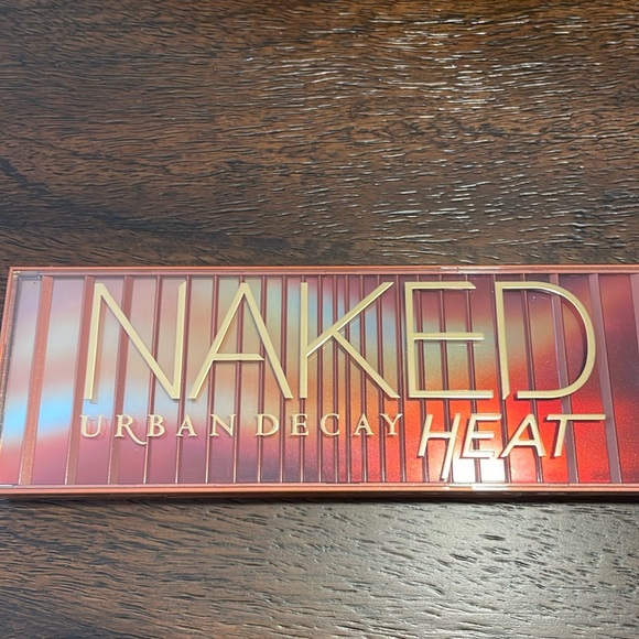 Urban Decay Naked Heat Palette - New - Picture 1 of 2